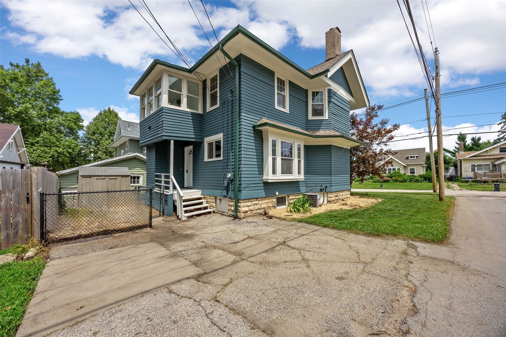 383 21st Street SE Cedar Rapids IA 52403
