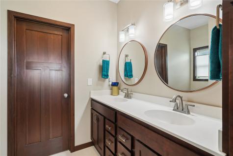 1202 Wood Lily Road Solon IA 52333