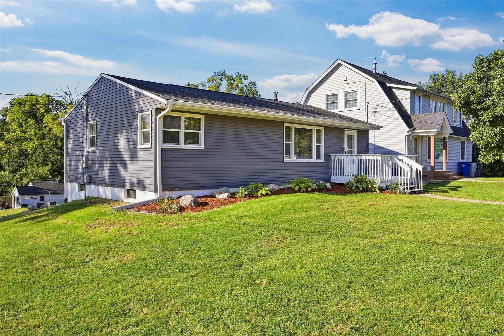 Cedar Rapids IA, 227 29TH Avenue SW