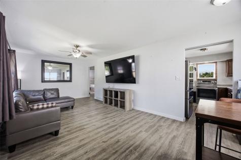 227 29th Avenue SW Cedar Rapids IA 52404