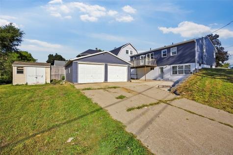 227 29th Avenue SW Cedar Rapids IA 52404