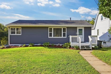 227 29th Avenue SW Cedar Rapids IA 52404