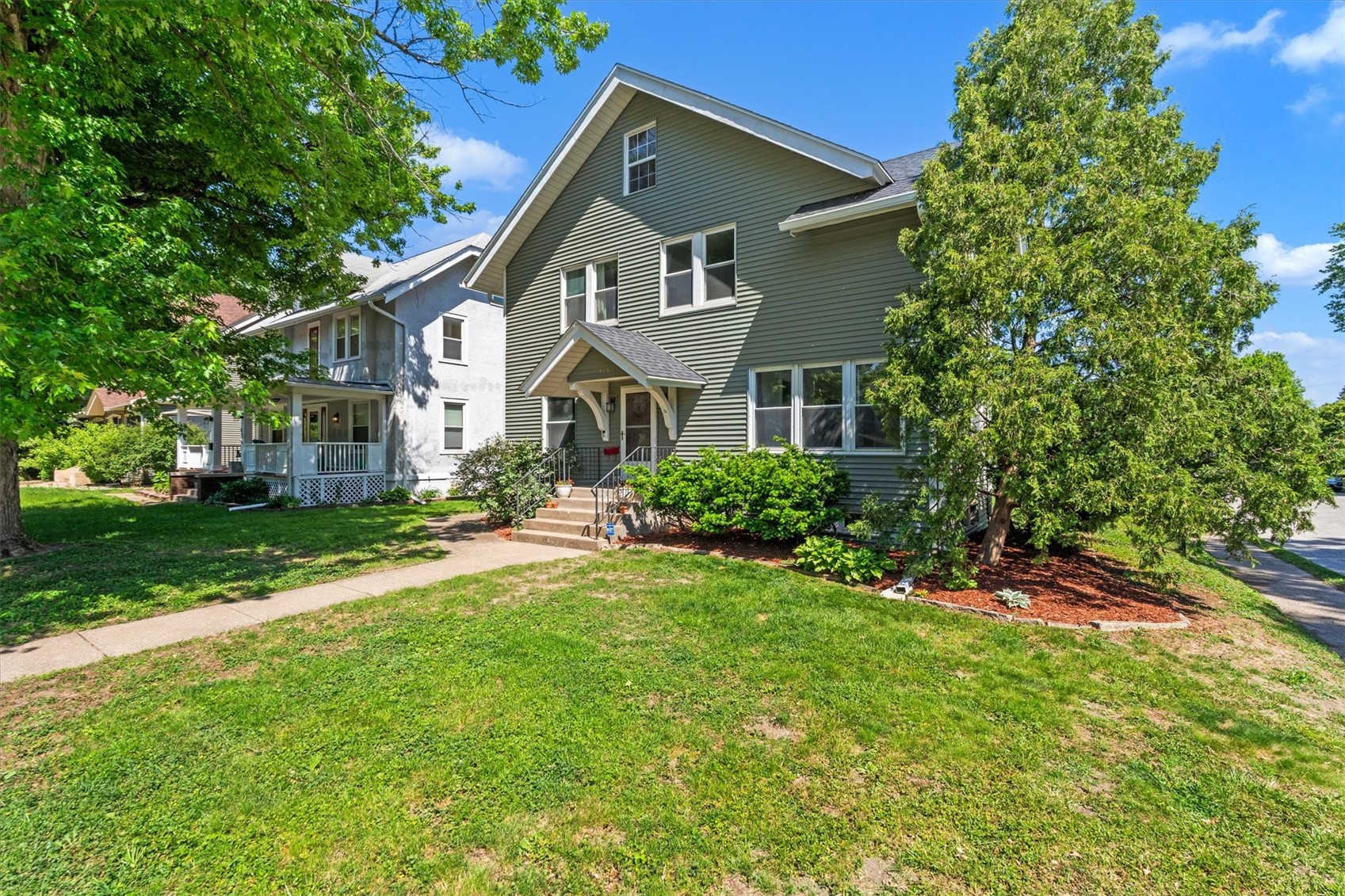 416 E Rusholme Street Davenport IA 52803