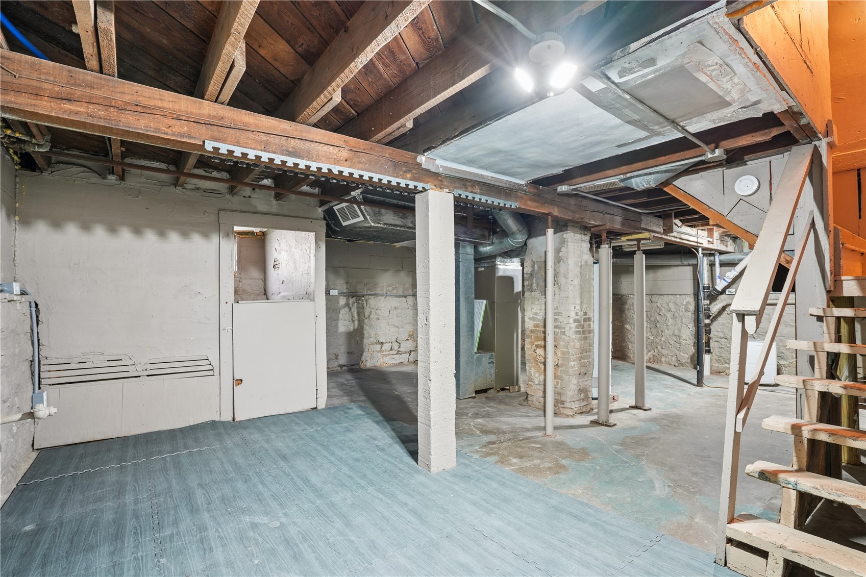 1548 6th Avenue Cedar Rapids IA 52403