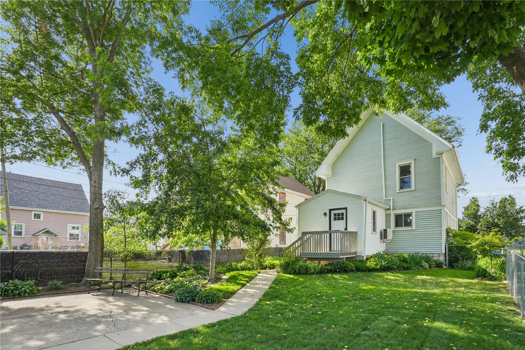1548 6th Avenue Cedar Rapids IA 52403