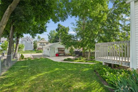 1548 6th Avenue Cedar Rapids IA 52403