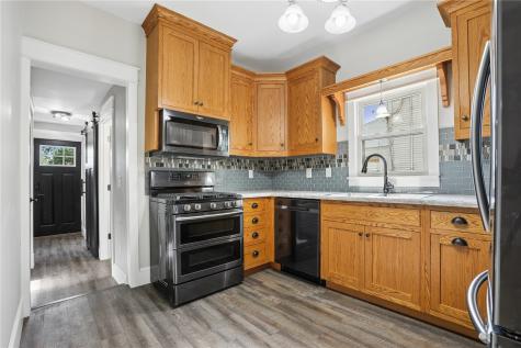 1548 6th Avenue Cedar Rapids IA 52403