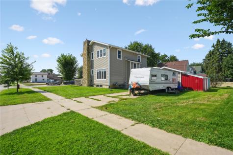 125 E 3rd Street Monticello IA 52310