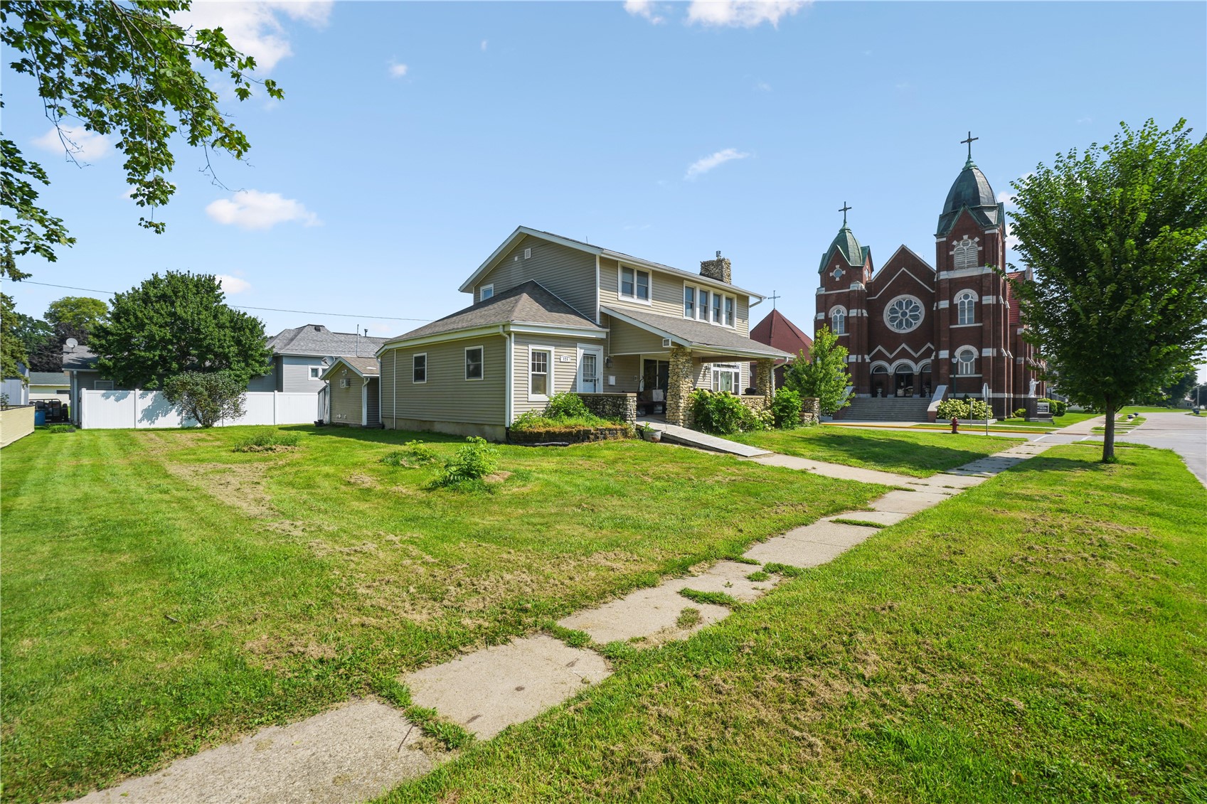 125 E 3rd Street Monticello IA 52310