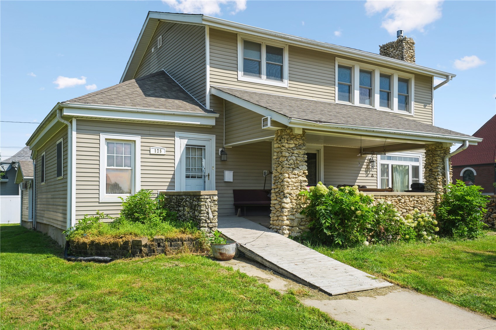 125 E 3rd Street Monticello IA 52310