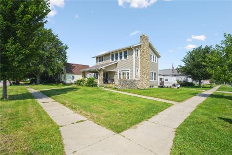 125 E 3rd Street Monticello IA 52310