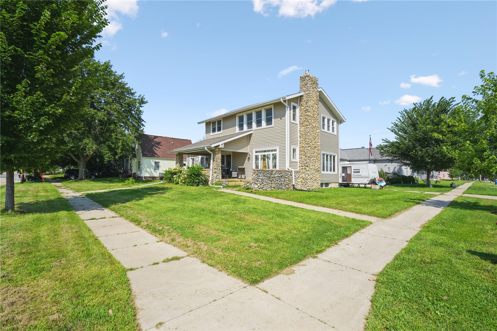 125 E 3rd Street Monticello IA 52310