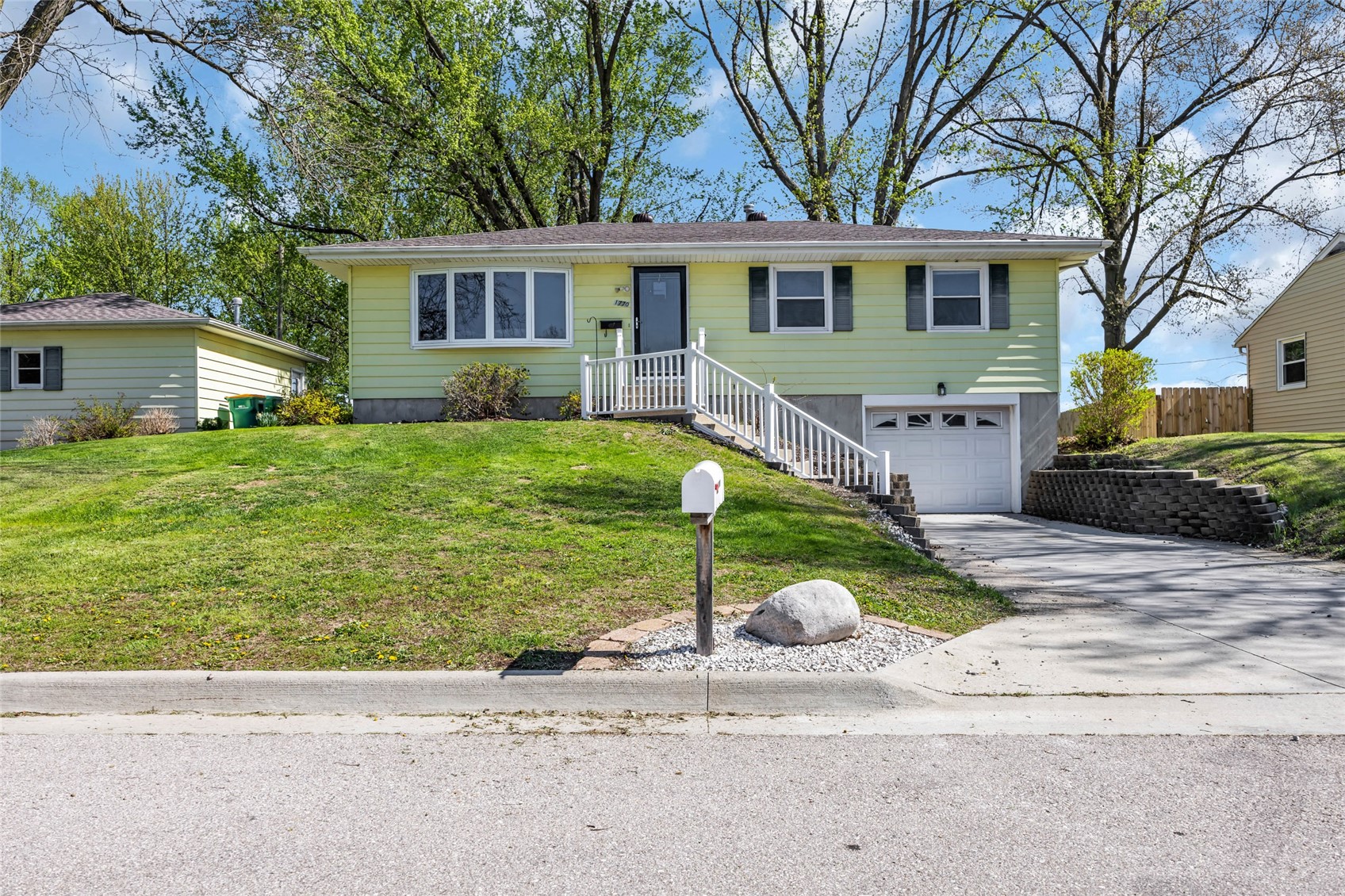 1770 Vavra Drive Ely IA 52227