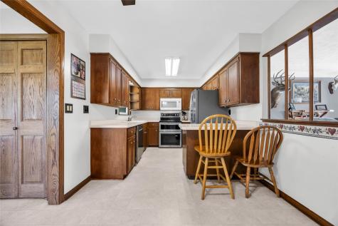 1770 Vavra Drive Ely IA 52227