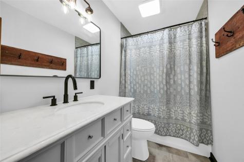 1770 Vavra Drive Ely IA 52227