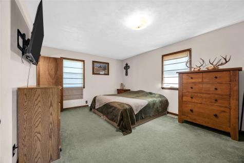 1770 Vavra Drive Ely IA 52227