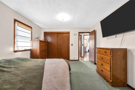 1770 Vavra Drive Ely IA 52227