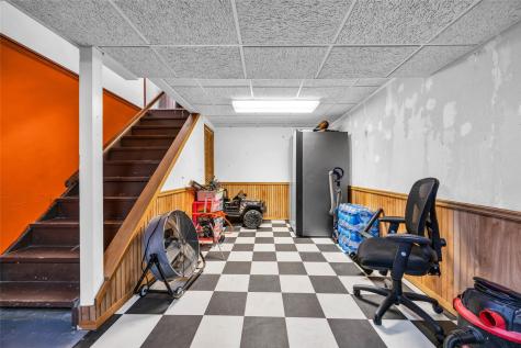 1770 Vavra Drive Ely IA 52227