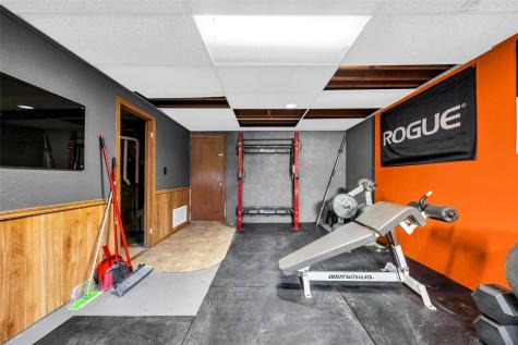 1770 Vavra Drive Ely IA 52227