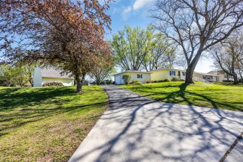 1770 Vavra Drive Ely IA 52227