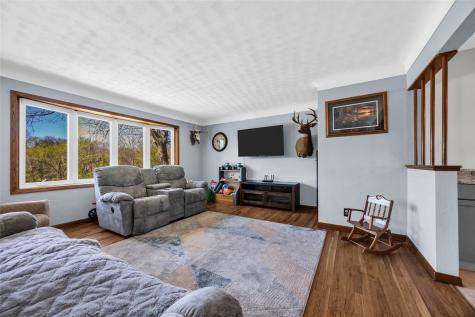 1770 Vavra Drive Ely IA 52227