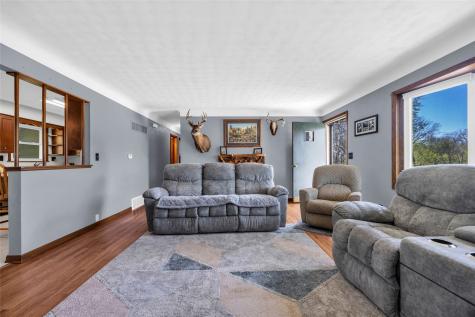 1770 Vavra Drive Ely IA 52227