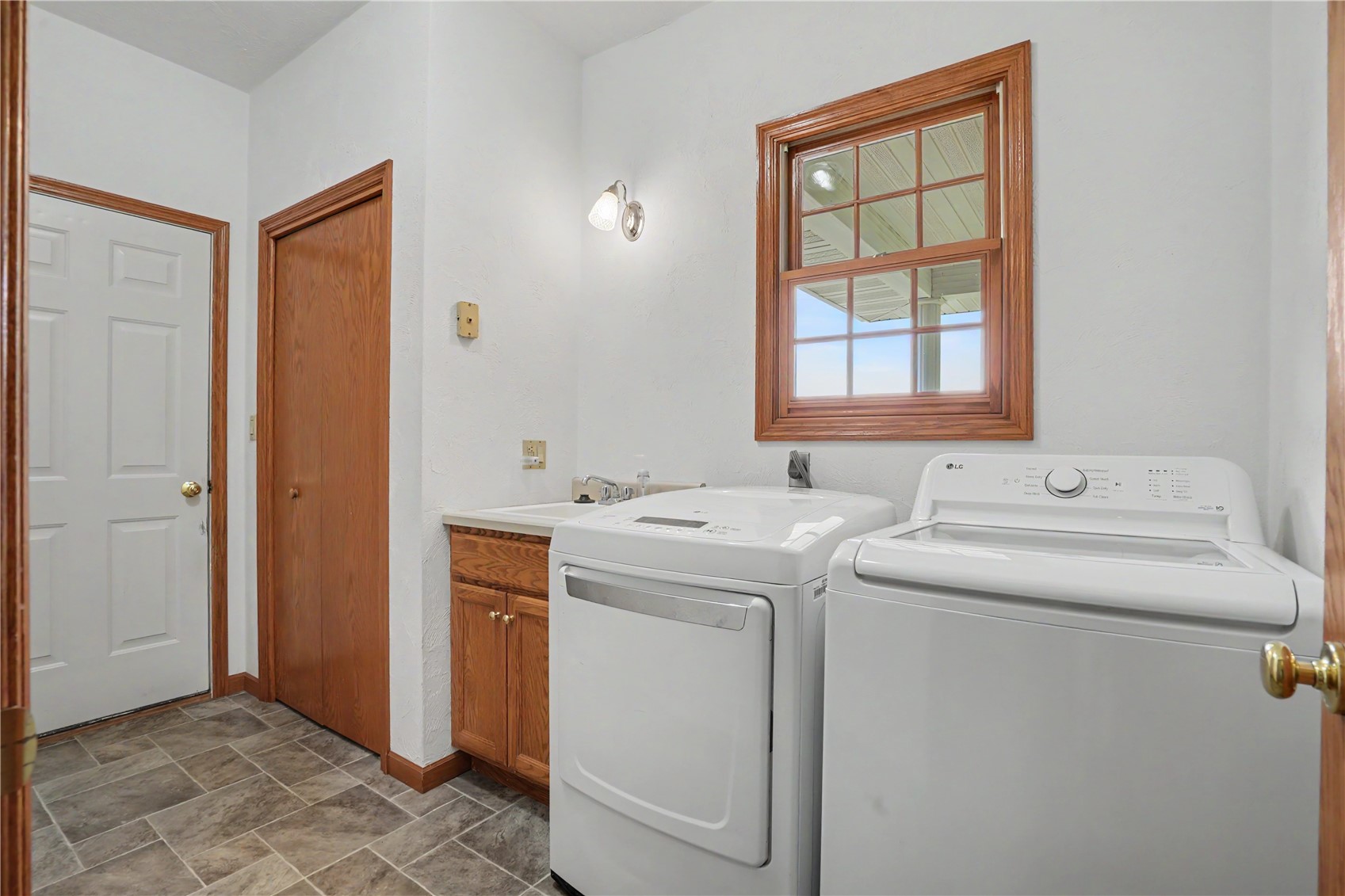 16351 189th Street Manchester IA 52057