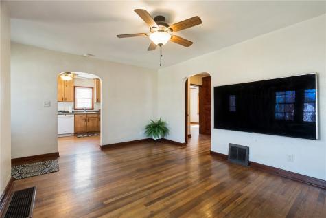 1799 Park Avenue Marion IA 52302