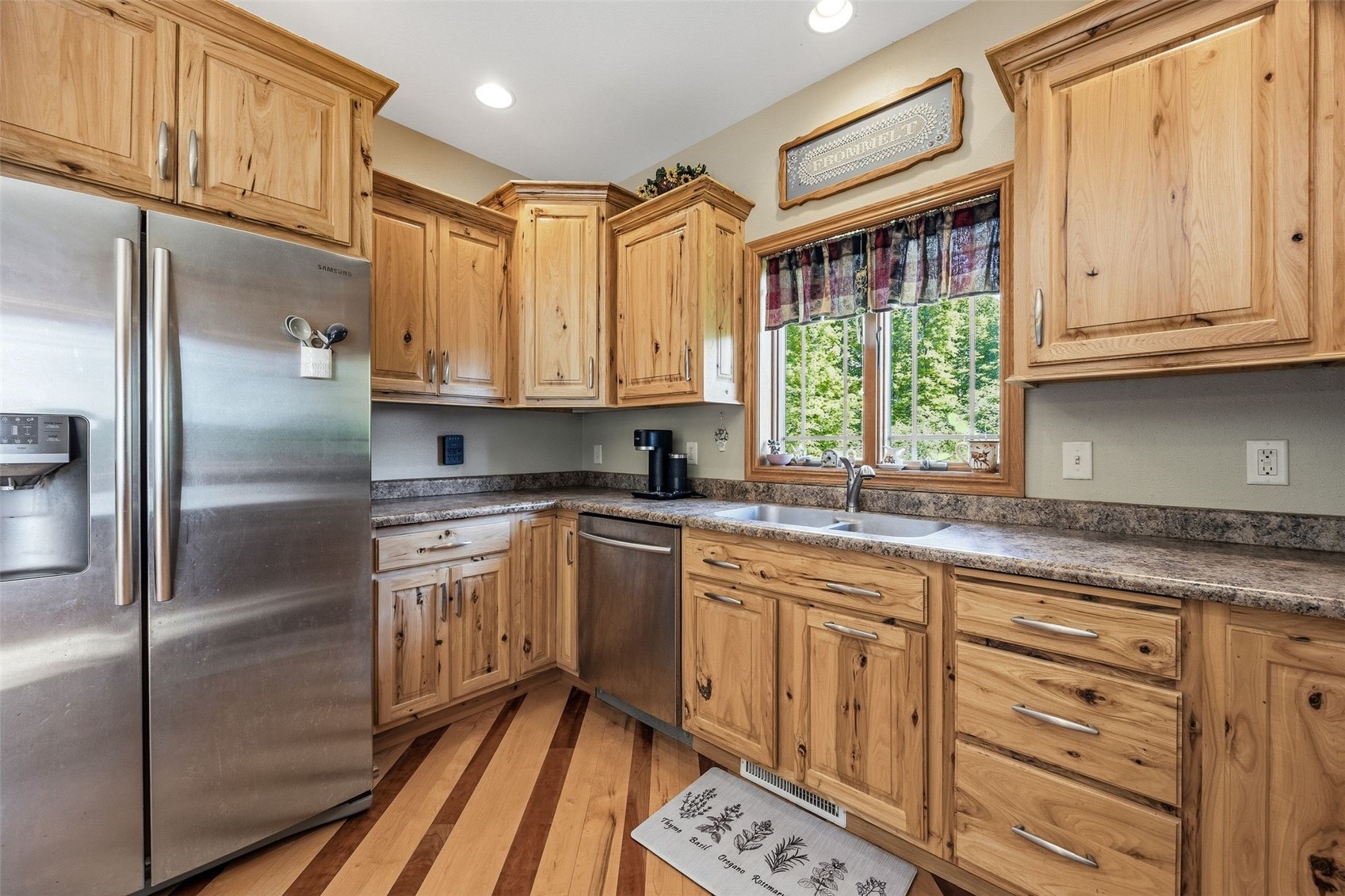 37754 390th Street Guttenberg IA 52052