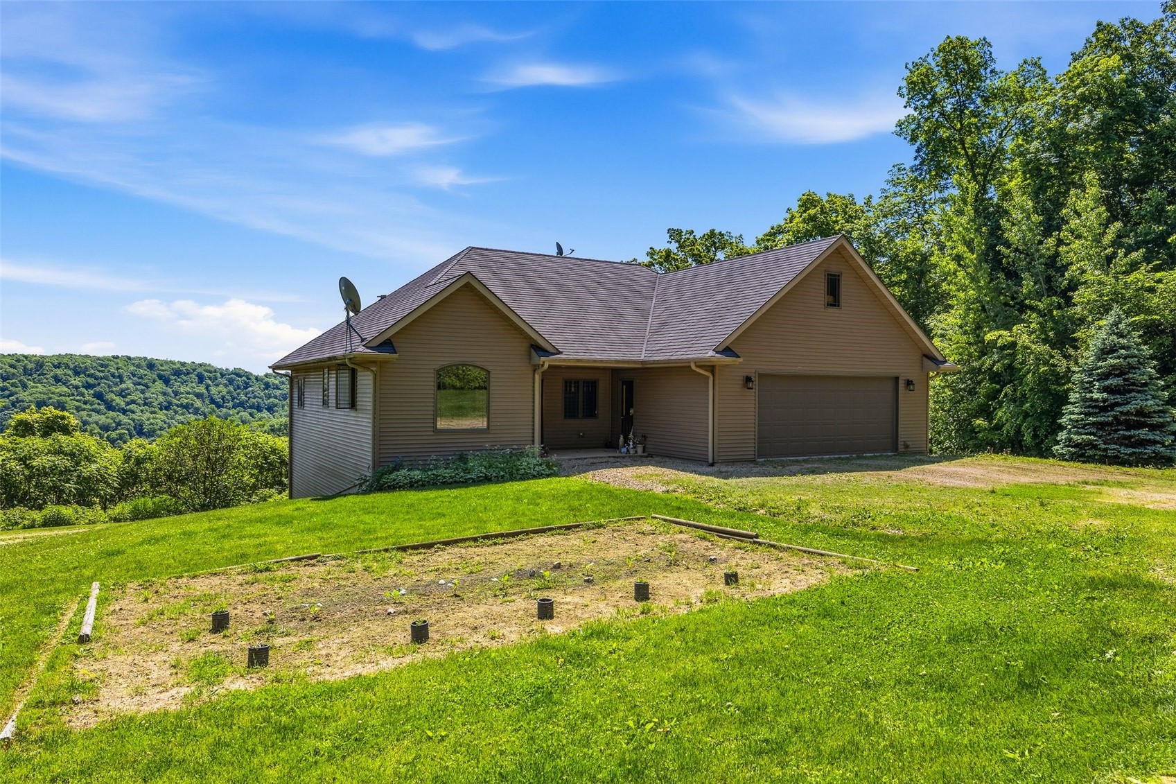 37754 390th Street Guttenberg IA 52052