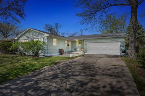 1472 Parkwood Drive SE Cedar Rapids IA 52403