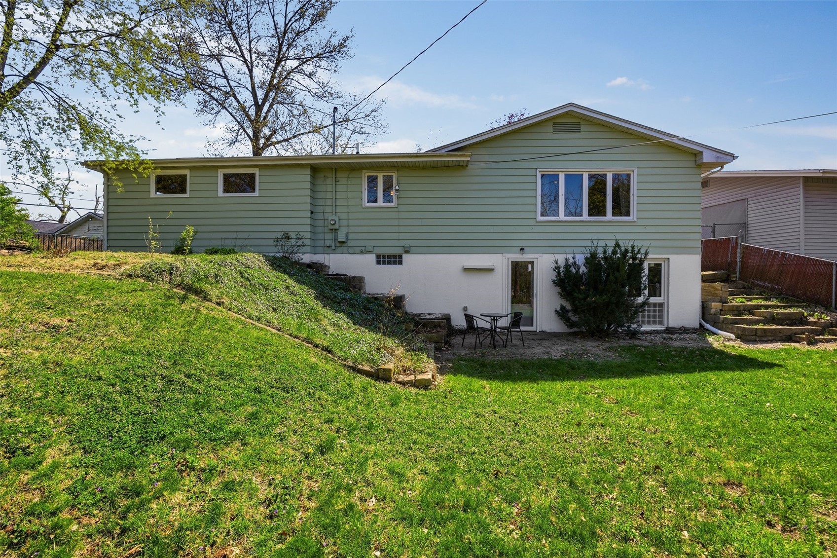 1472 Parkwood Drive SE Cedar Rapids IA 52403