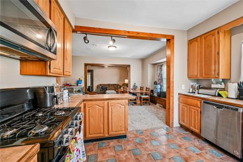 618 E Maple Street Central City IA 52214