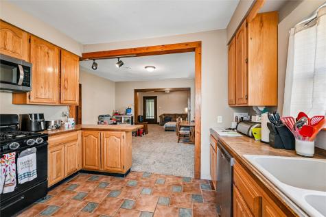 618 E Maple Street Central City IA 52214