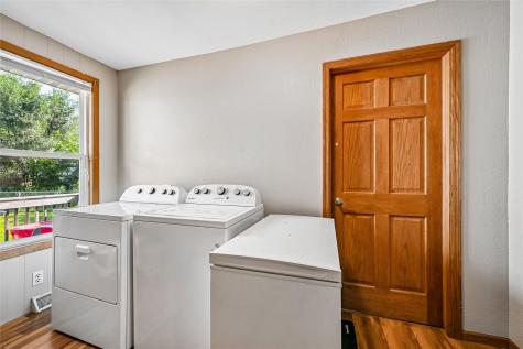 618 E Maple Street Central City IA 52214