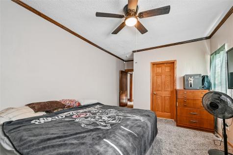 618 E Maple Street Central City IA 52214