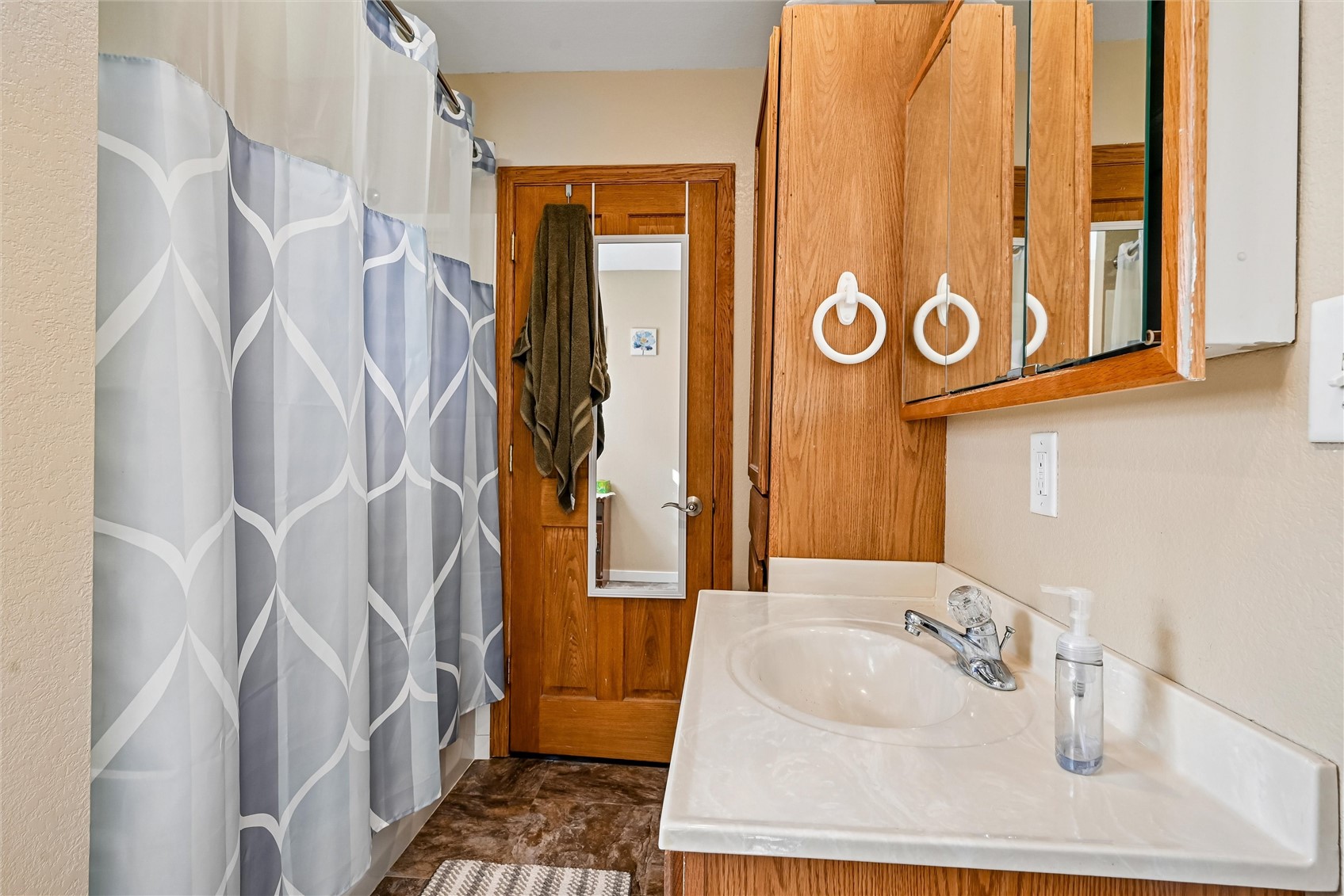 618 E Maple Street Central City IA 52214