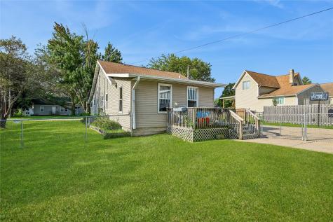 618 E Maple Street Central City IA 52214