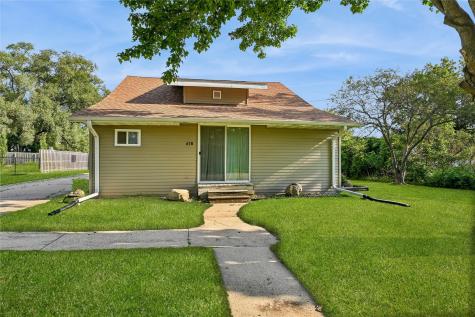 618 E Maple Street Central City IA 52214