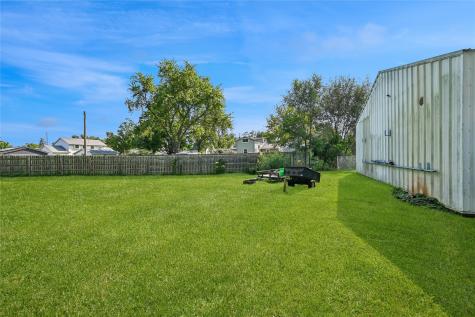 618 E Maple Street Central City IA 52214