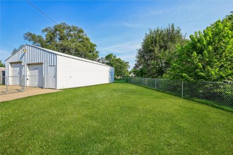 618 E Maple Street Central City IA 52214