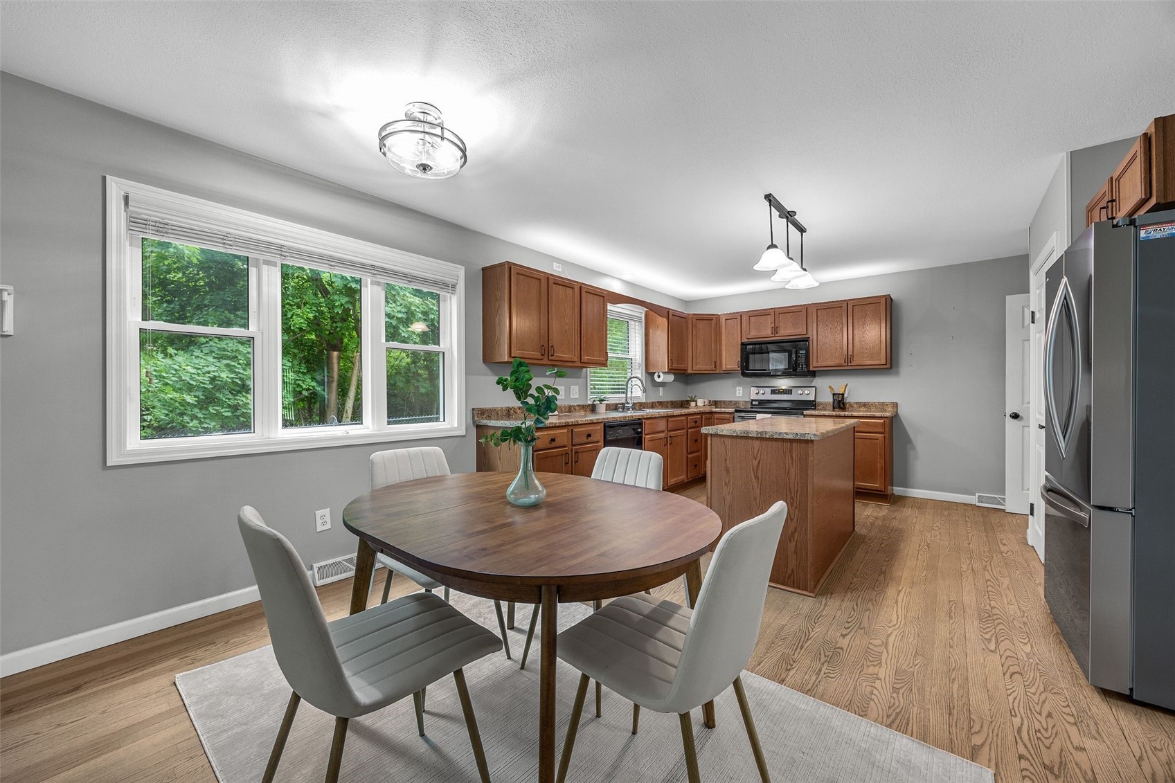1105 Maple Street Robins IA 52328
