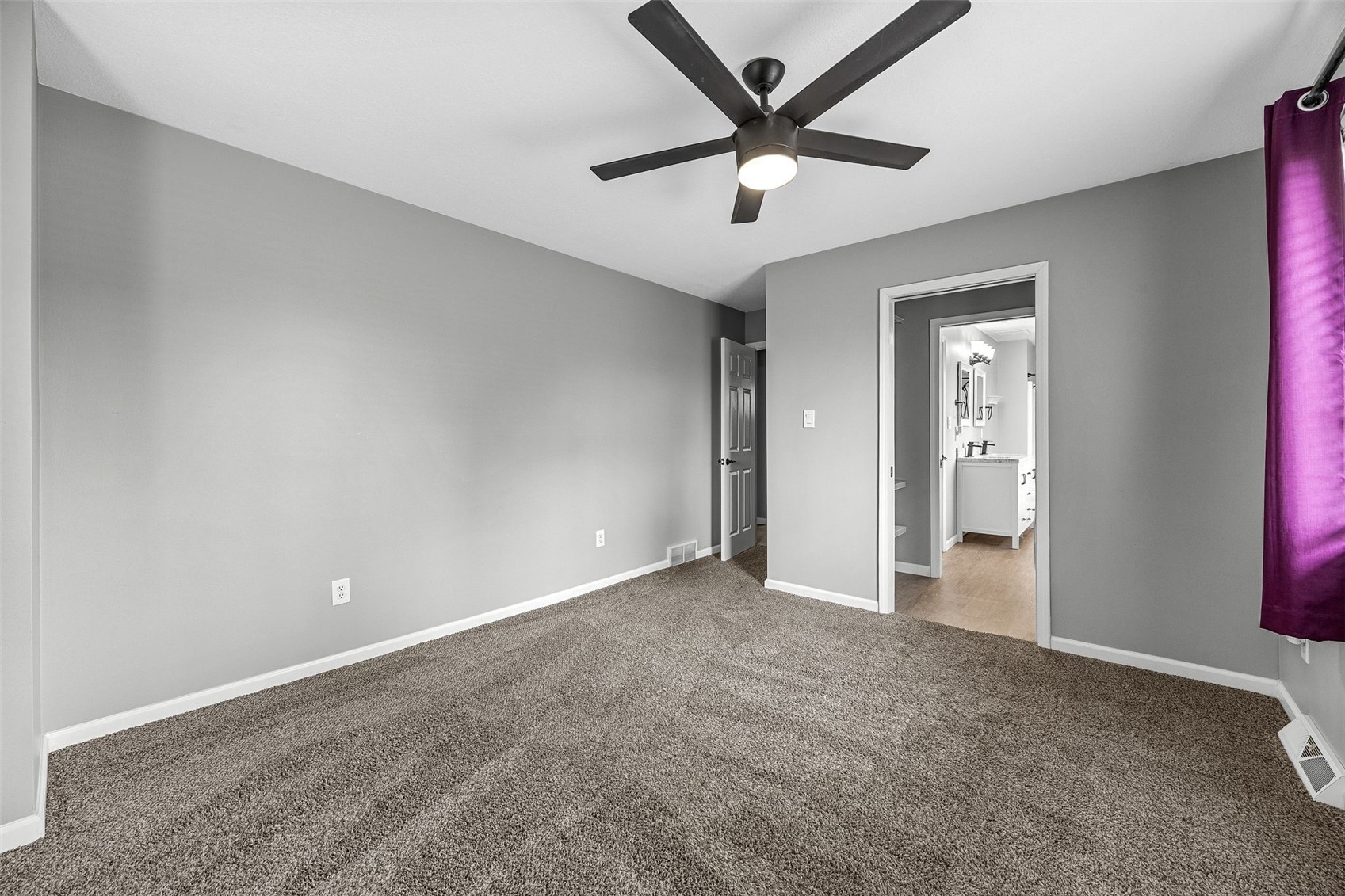 1105 Maple Street Robins IA 52328