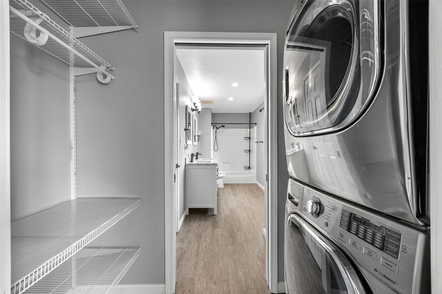1105 Maple Street Robins IA 52328