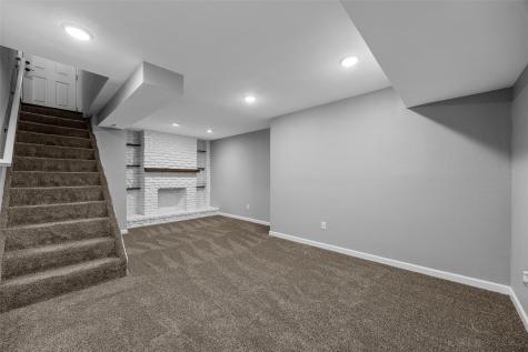 1105 Maple Street Robins IA 52328