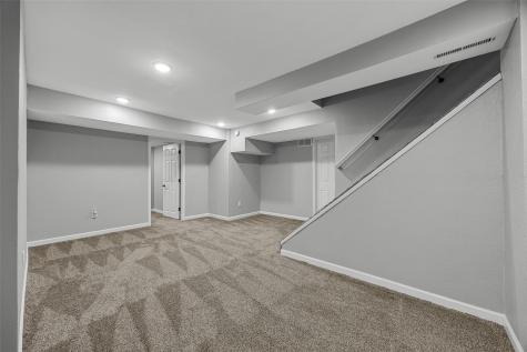 1105 Maple Street Robins IA 52328