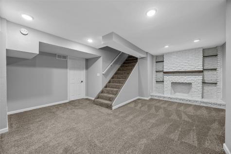 1105 Maple Street Robins IA 52328