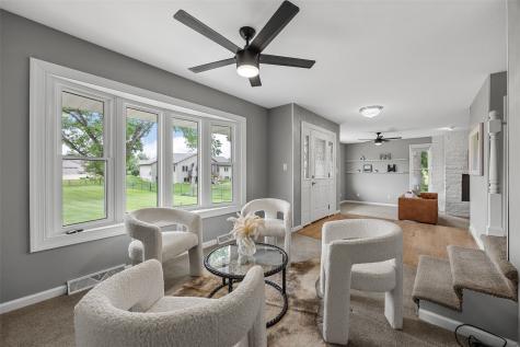 1105 Maple Street Robins IA 52328