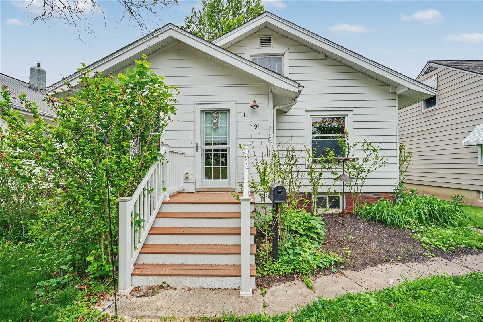 1109 J Avenue Cedar Rapids IA 52405