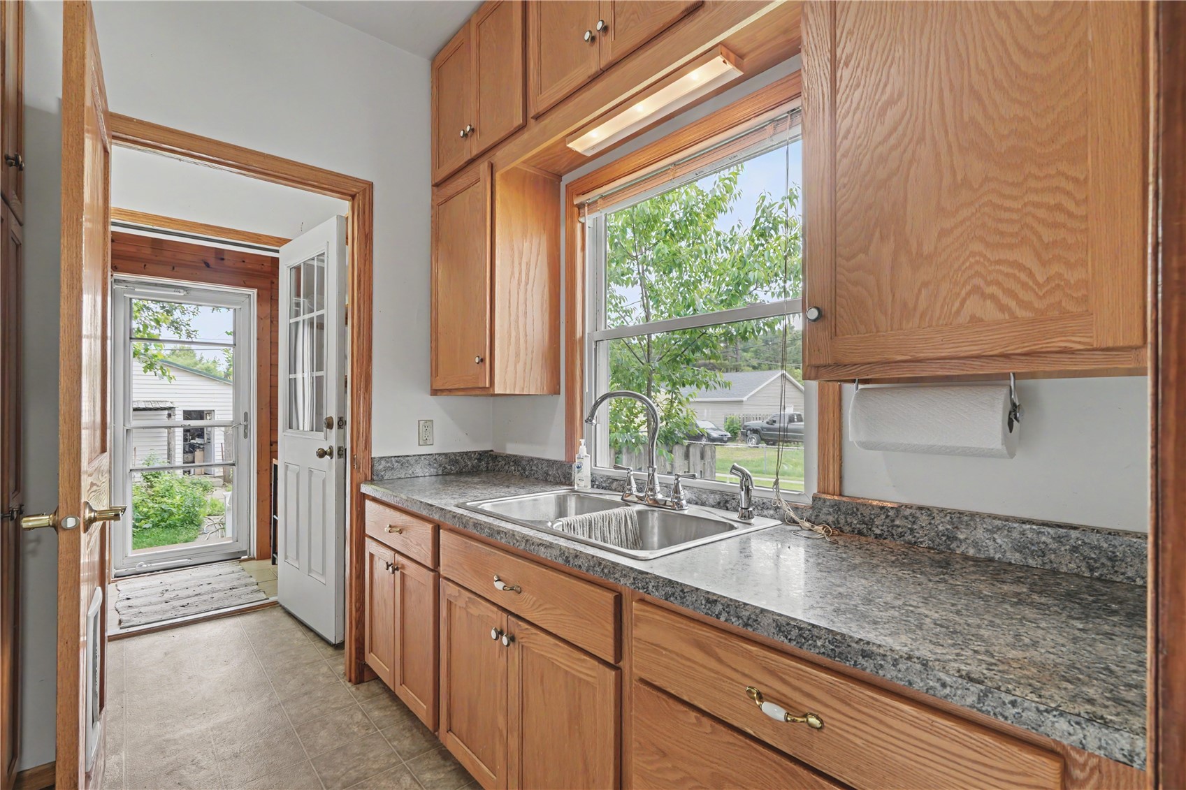 1109 J Avenue NW Cedar Rapids IA 52405